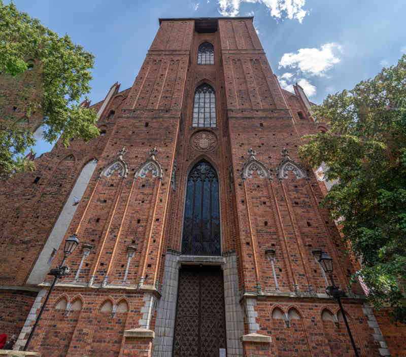 Polonia - Torun 031 - catedral de los Santos Juan Bautista y Juan Evangelista.jpg